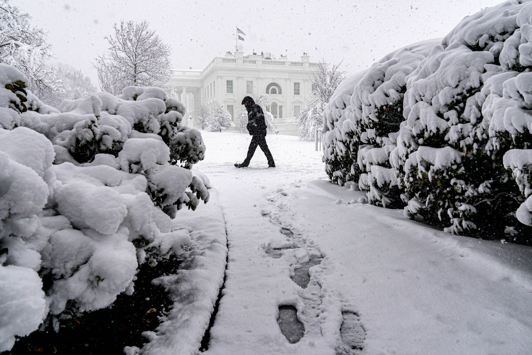 APTOPIX White House Winter Weather
